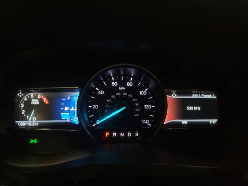 Used 2018 Ford Explorer XLT w/ Equipment Group 202A AWD/4WD image 23