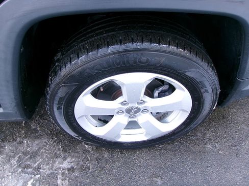 Used 2019 Jeep Compass Latitude w/ Popular Equipment Group image 7