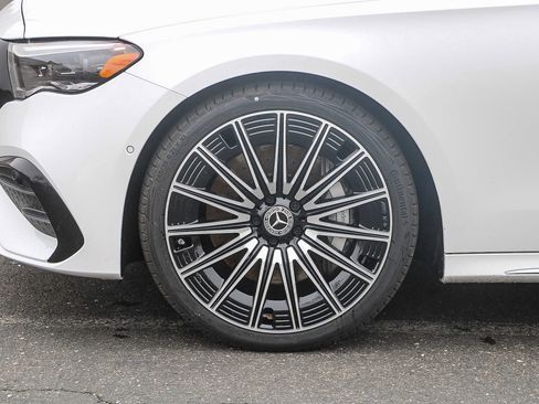 New 2026 Mercedes-Benz E 450 4MATIC Sedan image 9
