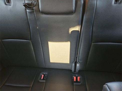 Used 2022 Toyota Highlander XLE image 13