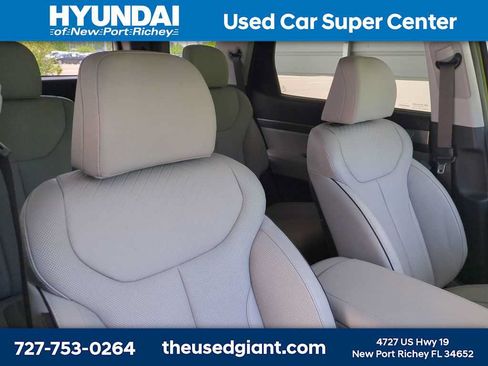 Used 2024 Hyundai Palisade SEL w/ Premium Package FWD image 6