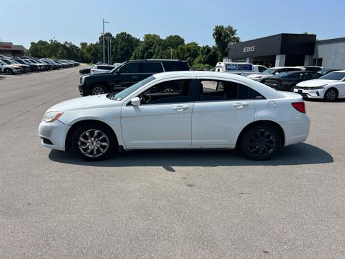 Used 2014 Chrysler 200 LX FWD image 5