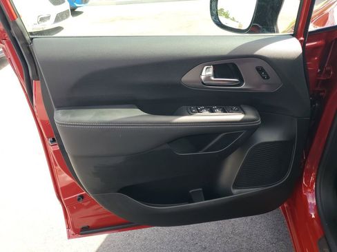 New 2025 Chrysler Pacifica Select FWD image 6