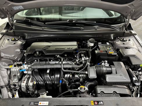 Used 2025 Hyundai Elantra SEL image 8