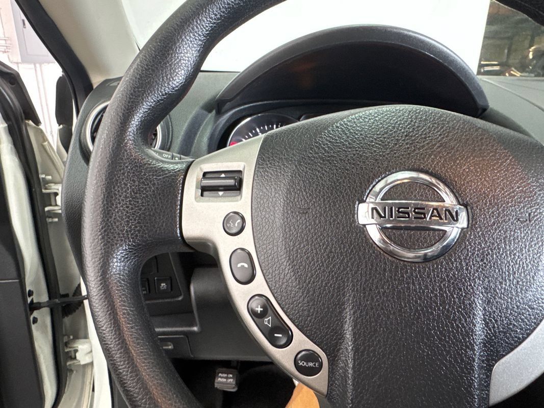 Used 2013 Nissan Rogue SV w/ Premium Pkg AWD/4WD image 12