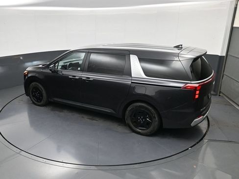 Used 2025 Kia Carnival FWD image 32