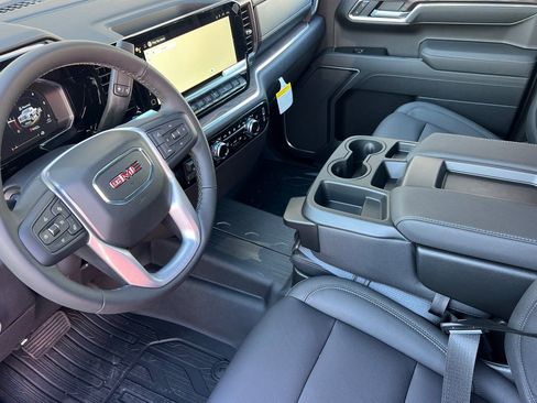 New 2026 GMC Sierra 1500 SLT image 8