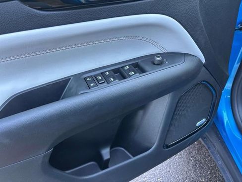 New 2026 Jeep Compass Limited w/ Sun, Sound & Navigation Group image 9