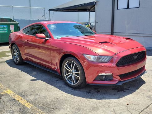 Used 2016 Ford Mustang Coupe RWD image 3