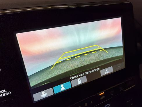 Used 2023 Honda Odyssey Touring image 18