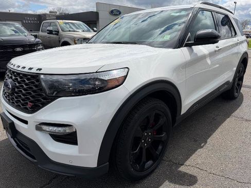 Certified 2023 Ford Explorer ST w/ Equipment Group 401A AWD/4WD image 4