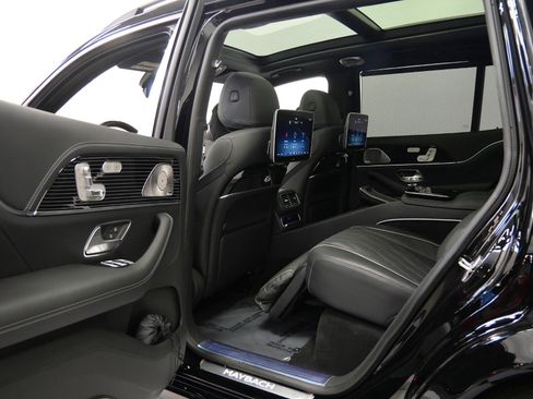 Used 2025 Mercedes-Benz Maybach GLS 600 4MATIC image 38