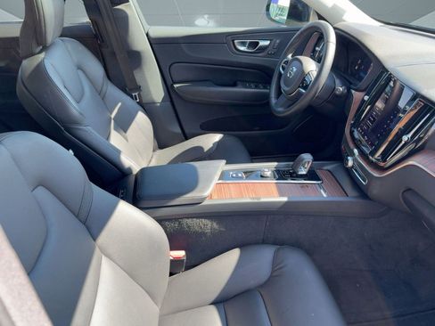 Certified 2023 Volvo XC60 B5 Plus w/ Climate Package image 15