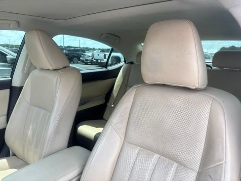 Used 2017 Lexus ES 350 w/ Luxury Package FWD image 2
