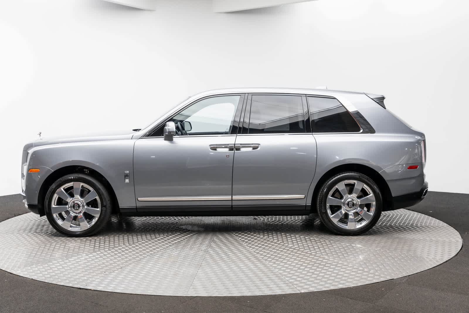 Certified 2022 Rolls-Royce Cullinan AWD/4WD image 3