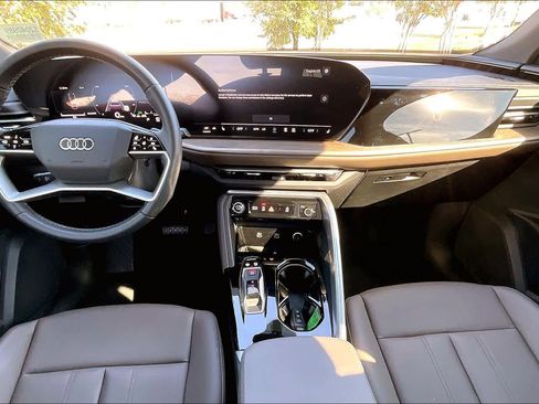 Certified 2025 Audi Q5 Premium w/ Convenience Package image 14