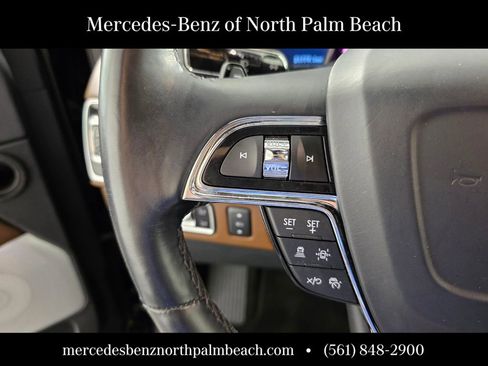 Used 2023 Lincoln Navigator Reserve image 19