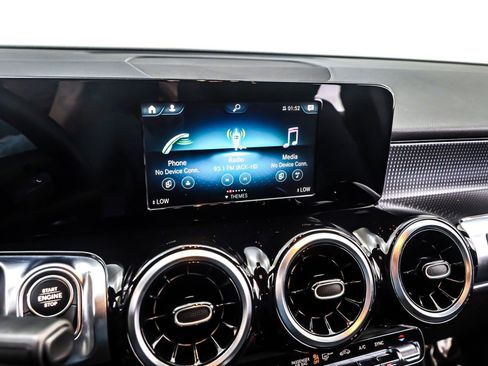 Used 2020 Mercedes-Benz GLB 250 GLB 250 SUV image 19