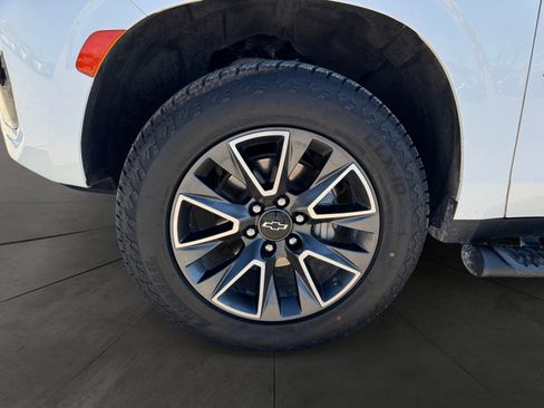 Used 2023 Chevrolet Tahoe Z71 w/ Luxury Package image 14