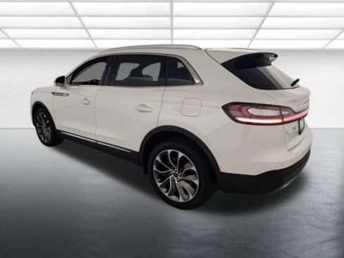 Used 2022 Lincoln Nautilus Reserve AWD/4WD image 6