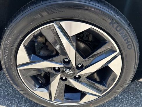 Used 2023 Hyundai Elantra SEL w/ Convenience Package FWD image 8