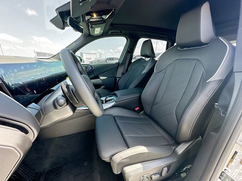 New 2025 BMW X3 xDrive30i w/ Convenience Package image 21