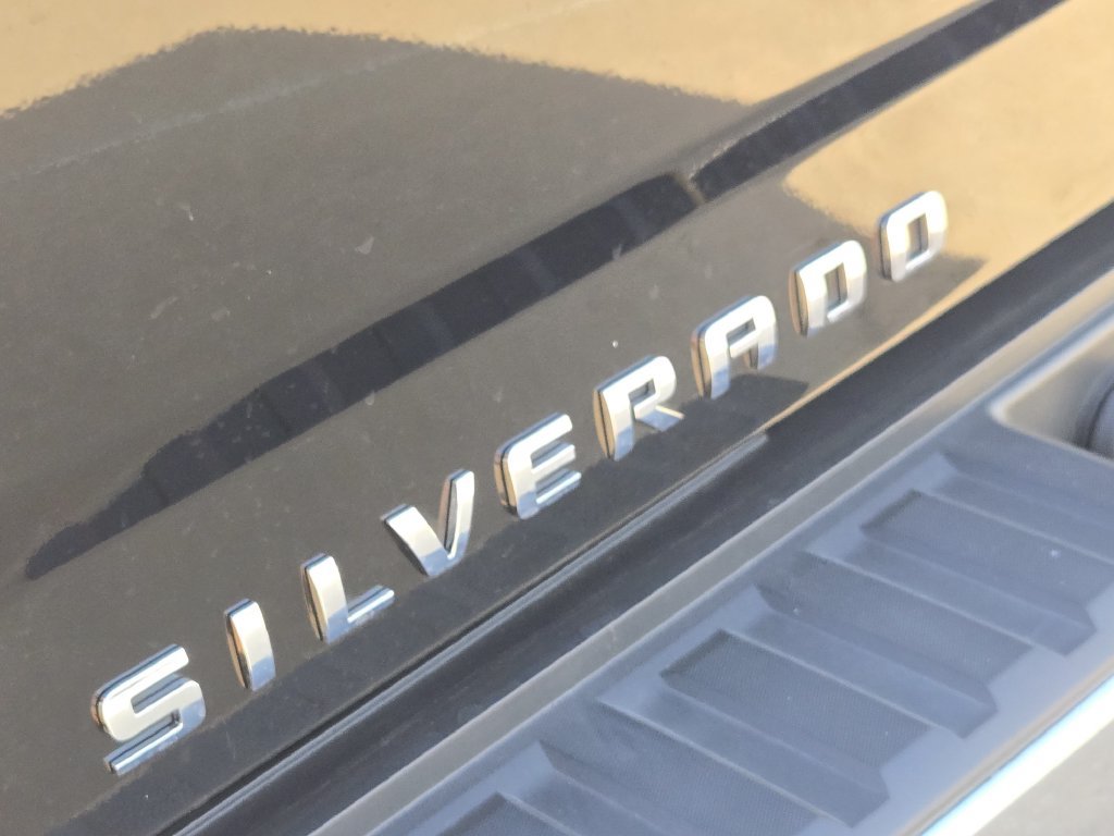 Used 2018 Chevrolet Silverado 1500 LT w/ Texas Edition AWD/4WD image 31