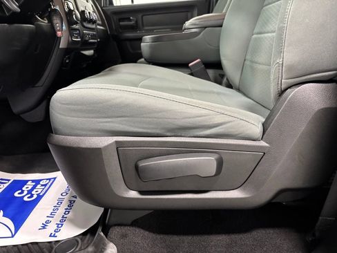 Used 2018 RAM 1500 Express AWD/4WD image 12