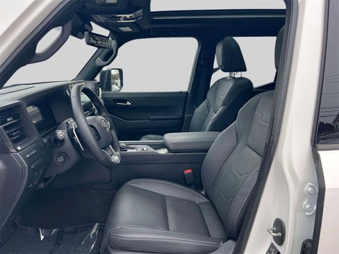 Certified 2025 Lexus GX 550 w/ Accessory Package (2T) image 11