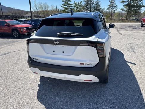 New 2026 Nissan Kicks SR w/ SR Premium Package AWD/4WD image 27