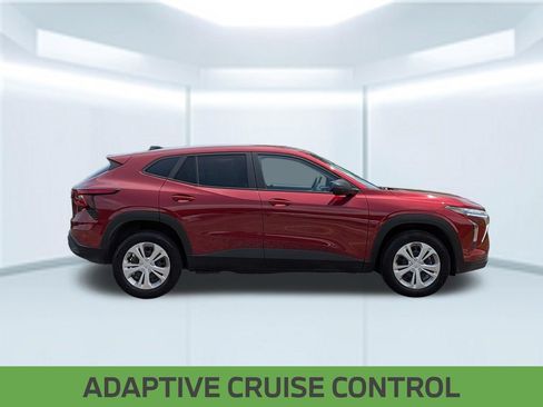 Used 2025 Chevrolet Trax LS FWD image 9