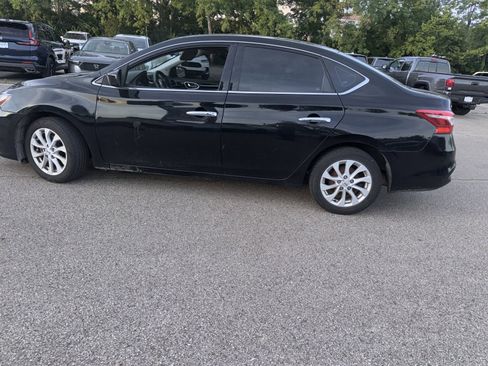 Used 2019 Nissan Sentra SV FWD image 14