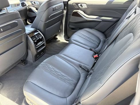 Used 2026 BMW X7 xDrive40i AWD/4WD image 17