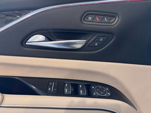 Used 2021 Cadillac Escalade ESV Premium Luxury w/ Driver Assist Tech Package image 28