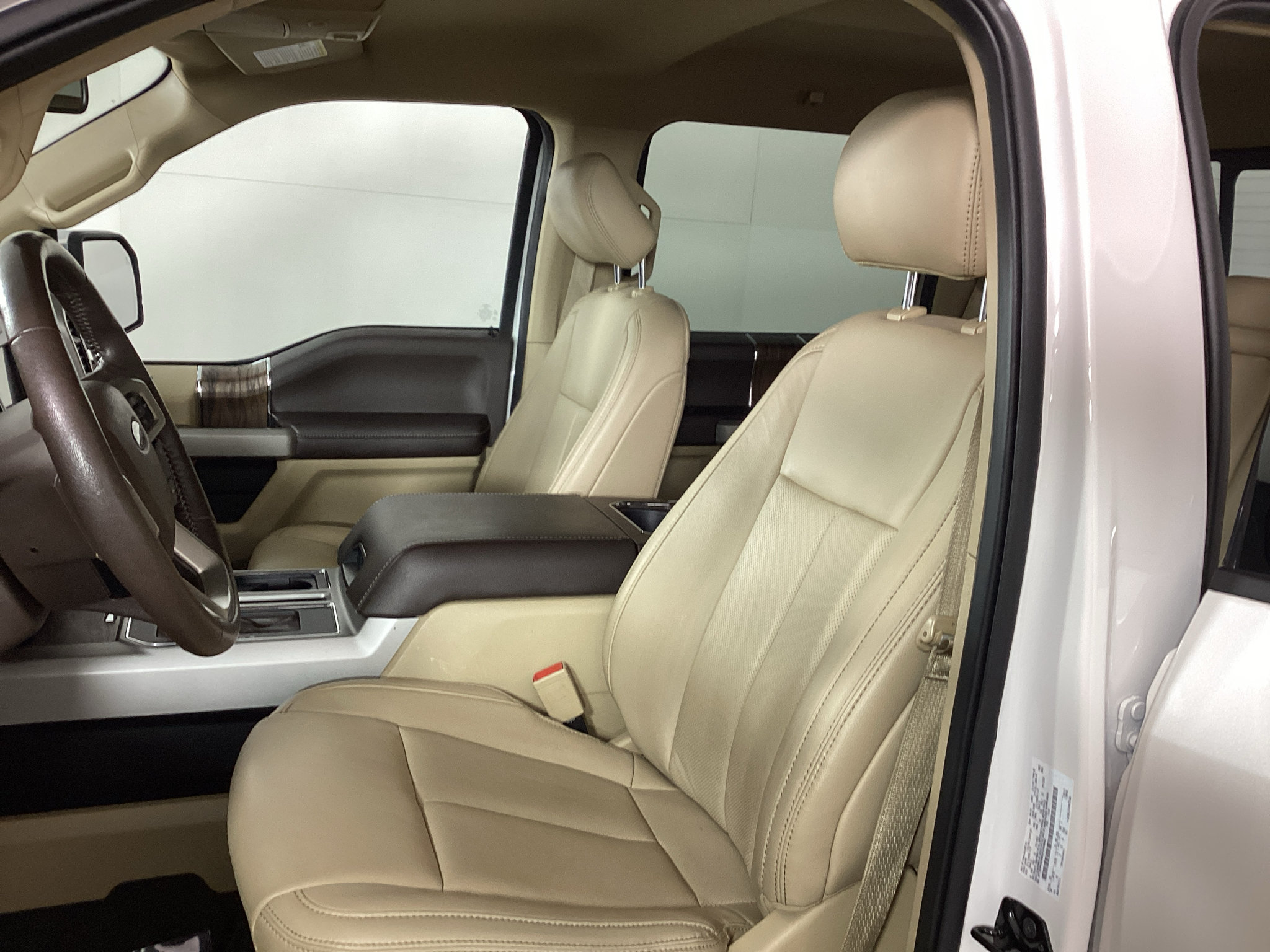 Used 2019 Ford F150 Lariat w/ Equipment Group 502A Luxury AWD/4WD image 15