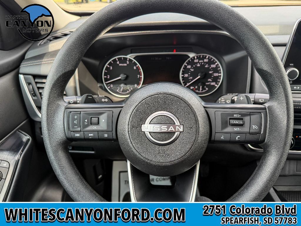 Used 2024 Nissan Rogue S AWD/4WD image 15