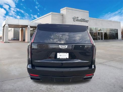 Used 2021 Cadillac Escalade ESV Sport w/ Driver Assist Tech Package image 4