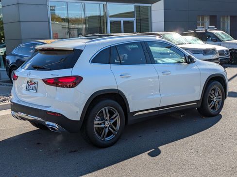 New 2025 Mercedes-Benz GLA 250 4MATIC image 3