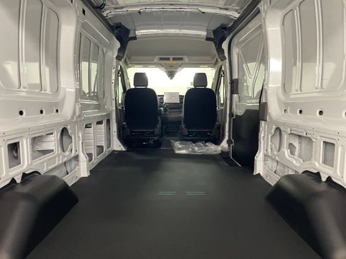 New 2026 Ford Transit 250 148 Medium Roof RWD image 30