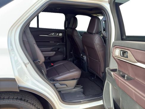 New 2026 Ford Explorer Platinum RWD image 8