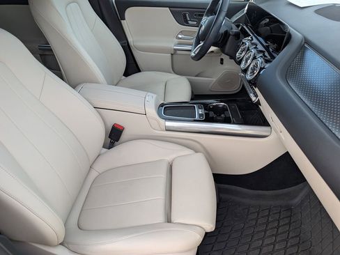 Used 2024 Mercedes-Benz GLA 250 4MATIC image 12