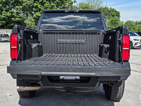 Used 2024 Toyota Tacoma TRD Off-Road AWD/4WD image 7