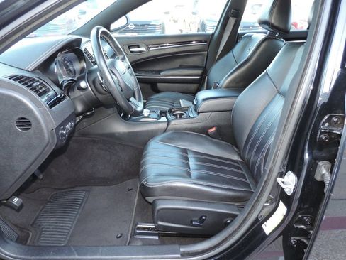 Used 2019 Chrysler 300 S AWD/4WD image 16