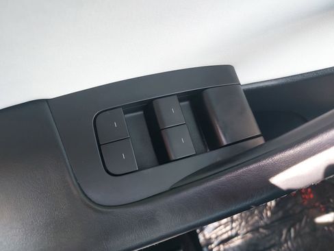 Used 2021 Tesla Model Y Long Range image 28