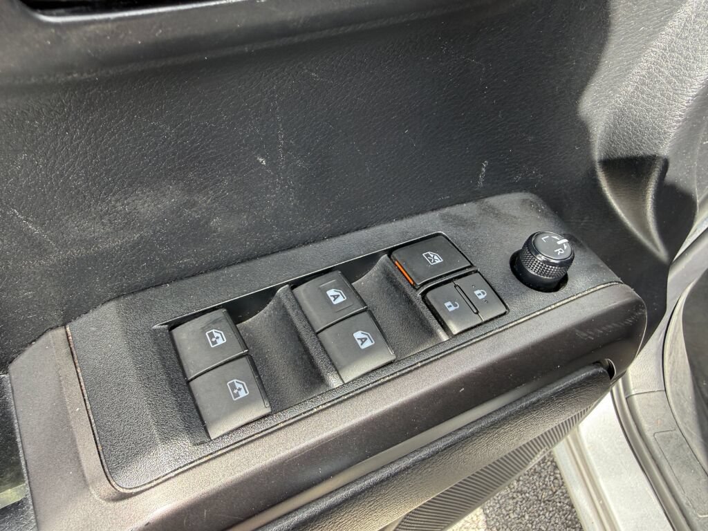 Used 2021 Toyota Tacoma TRD Off-Road w/ Technology Package AWD/4WD image 18
