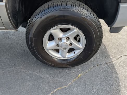 Used 1997 Dodge Ram 1500 Truck 4x4 Club Cab image 27