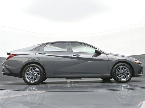 Certified 2024 Hyundai Elantra SEL FWD image 41