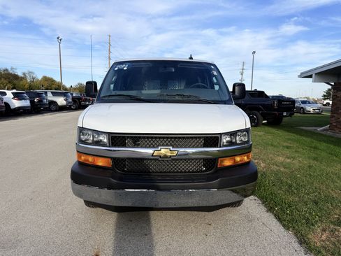 Certified 2024 Chevrolet Express 2500 w/ Driver Convenience Package image 8