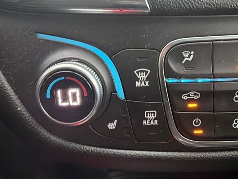 Used 2018 Chevrolet Equinox LT AWD/4WD image 26