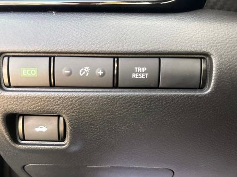 Used 2022 Nissan Sentra SV w/ SV Premium Package FWD image 20